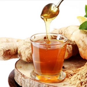 Hỗn hợp mật ong, gừng giúp giảm ho, đau họng.
